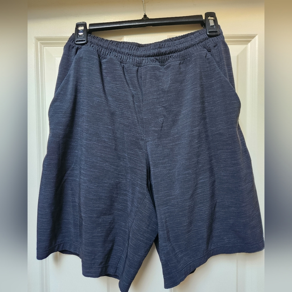Lululemon Mens Black Shorts, Size Small